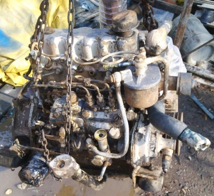 เครื่องดีเซล 3สูบ ถอดออกจากรถบด sakai tv40 ขายถูก