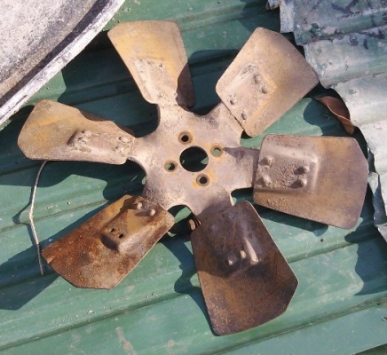 เครื่องดีเซล 3สูบ ถอดออกจากรถบด sakai tv40 ขายถูก