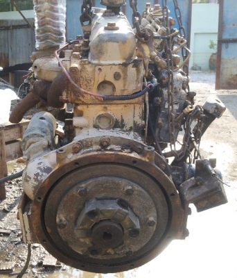 เครื่องดีเซล 3สูบ ถอดออกจากรถบด sakai tv40 ขายถูก