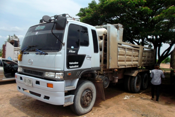 ขายด่วนรถสิบล้อHINOFM2Kดรั้มเครือง260แรงรถกาสNGV8ถัง