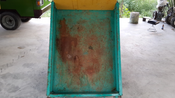 รถบรรทุกการเกษตรแทรคยาง