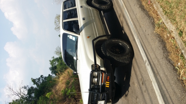 รถโฟวิลหายาก vx80 4500 ราคาลดแล้ว 580000 คับ