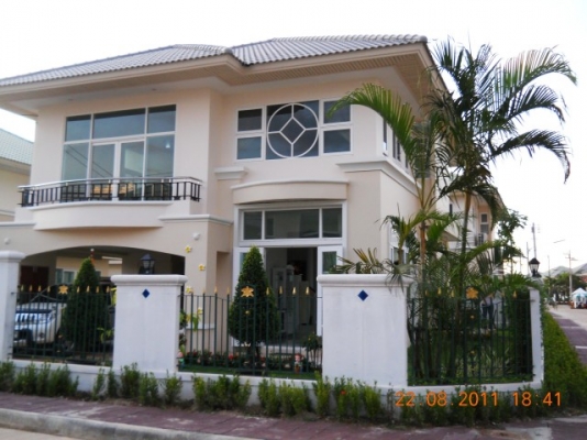 ขายบ้านเดี่ยวสองชั้นห้วมุมติดสวนหย่อม