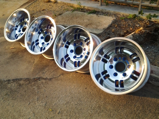 ขายแม็คเรโท ลายฟันหนู 6รู 114  ขอบ15 off-20  ทำสี ปัดเงาใหม่เรียบร้อย **แถมยางดอกเต็มๆปี12 ให้2เส้น