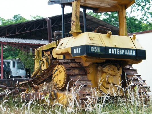 เทรคเตอร์ cat d5h