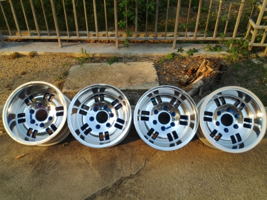 ขายแม็คเรโท ลายฟันหนู 6รู 114  ขอบ15 หน้า8.5 off-20  ทำสี ปัดเงาใหม่เรียบร้อย **แถมยางดอกเต็มๆปี12 ให้2เส้น