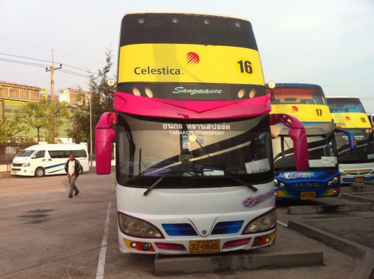 ขายรถบัส 3 คัน ในราคาเดียวเบาๆ