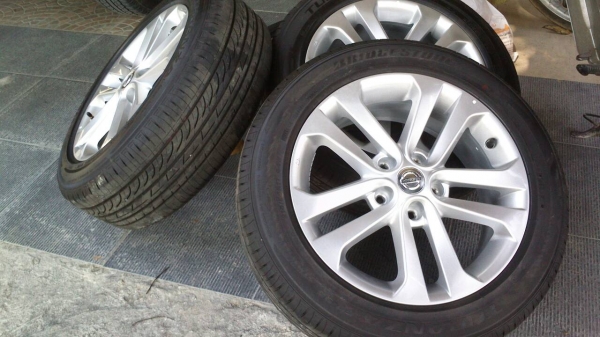 แม็กnissan juke ป้ายแดงพร้อมยาง แม็กnissan juke ป้ายแดงพร้อมยาง