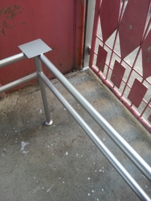 สีบรอนด์แห้งเร็ว(ผสมทินเนอร์) ขนาด 3.5ลิตร กลละ150บาท ตามรูปเอาแปรงทามานะครับ