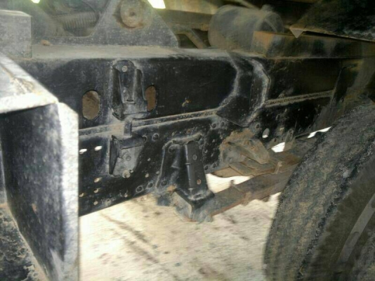 รถอีซูซุ 6 ล้อดั้ม 175 แรงม้า. ปี 49  สนใจติดต่อ 081 - 6079515