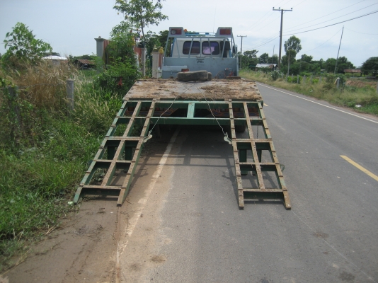 เทรนเลอร์   175 แรง  635,000  บาท