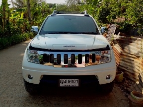 Nissan Navara 4x4 ขับสี่ล้อ ปี 2011 สีขาว ใหม่มาก วิ่ง 39000km ยาง 265 75 R16 ราคา B649000 Tel 0814332919