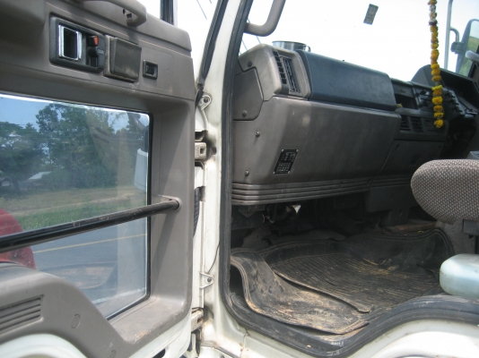 เทรนเลอร์  2 เพลา    175 แรง  760,000  บาท