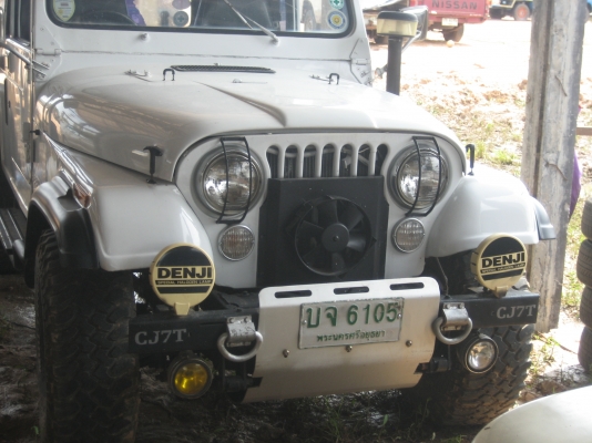จี้ป CJ 7 T ราคา 450000 บาท จี้ป CJ 7 T ราคา 450000 บาท