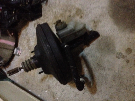 ขายหม้อลมเบรคBMW e30แท้ สภาพพร้อมใช้ ราคา2300บาท โทร0924462525โส  กทม