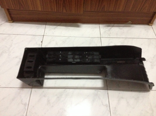 ขายคอนโซลเบรคมือพร้อมที่เขี่ยหลัง BMW e30 แท้ ราคา1000บาท โทร0924462525โส กทม