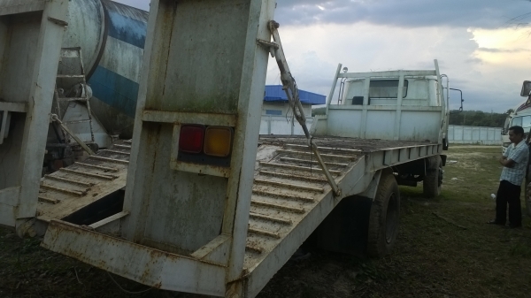 10ล้อหางปลาทุกแบคโฮใหญ่NISSAN UD CW51L เครื่อง8สูบ..คัสซีใหญ่ตลอดเส้น..12 นิ้ว..เล่มพร้อม. 10ล้อหางปลาทุกแบคโฮใหญ่NISSAN UD CW51L เครื่อง8สูบ..คัสซีใหญ่ตลอดเส้น..12 นิ้ว..เล่มพร้อม.