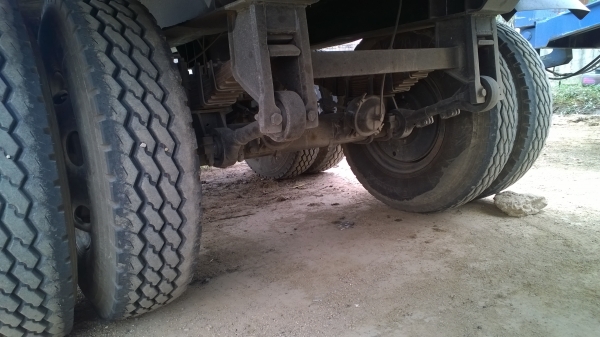 10ล้อหัวลาก ติดเฮียบ9.3ตันและมีหางพื้นเรียบยาว12ม.2คาน...ขายราคาต่อรอง...