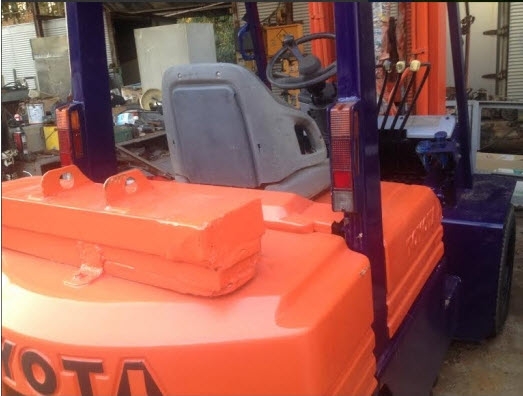 ขายโฟล์คลิฟท์นำเข้าญี่ปุ่น*TOYOTA*5FD25*เสาเข้าตู้5.50เมตรขายที่โคราช