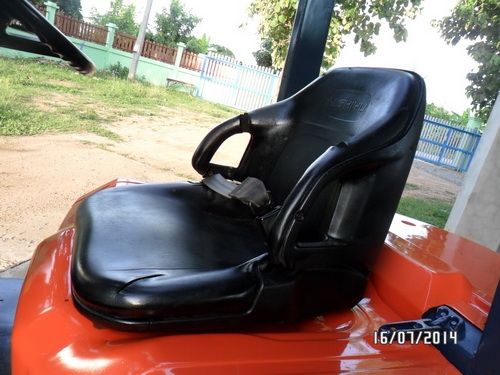 ขายโฟล์คลิฟท์นำเข้าญี่ปุ่น*TOYOTA*5FD25*เสาเข้าตู้5.50เมตรขายที่โคราช