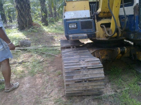 รถแบคโฮ KOMATSU  PC 60 -5  สนใจติต่อ 081 - 6079515