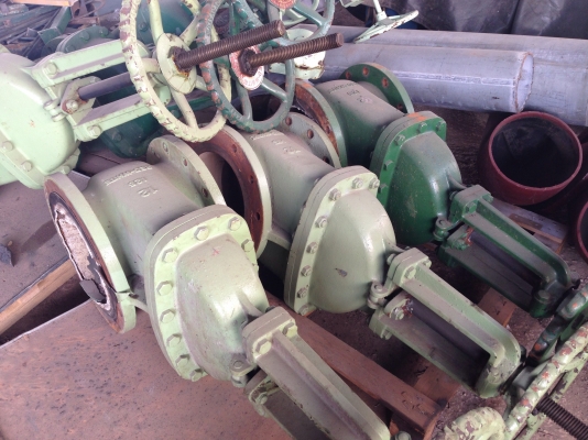 ขาย วาล์วน้ำ ขนาด 12 นิ้ว สภาพสวย พร้อมใช้งาน ตัวใหญ่มี 6 ตัว ตัวเล็กมี 3 ตัว ครับ ขาย วาล์วน้ำ ขนาด 12 นิ้ว สภาพสวย พร้อมใช้งาน ตัวใหญ่มี 6 ตัว ตัวเล็กมี 3 ตัว ครับ