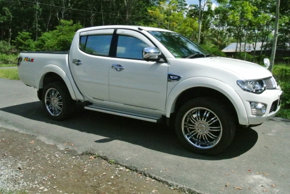 ขาย TRITON PLUS 4 ประตู รุ่นใหม่ ตัวท็อป 2011