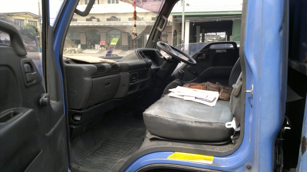 ขายรถบรรทุก 4 ล้อ เล็ก  NKR  หัวกาตูน  มีแอร์   รถห้าง มือ 1  มีประกันชั้น 1  รถเดิมๆ