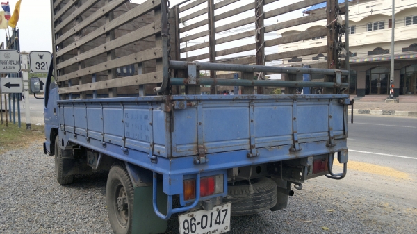 ขายรถบรรทุก 4 ล้อ เล็ก  NKR  หัวกาตูน  มีแอร์   รถห้าง มือ 1  มีประกันชั้น 1  รถเดิมๆ