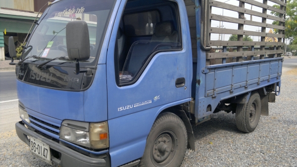 ขายรถบรรทุก 4 ล้อ เล็ก  NKR  หัวกาตูน  มีแอร์   รถห้าง มือ 1  มีประกันชั้น 1  รถเดิมๆ