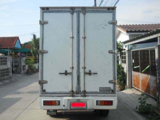 ตู้แห้งกระบะมือสอง สภาพดี 90 \% ไม่รั่ว พร้อมใช้ทุกอย่าง อยู่ใกล้ๆ ขับไปส่งให้เลย