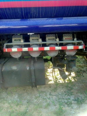 รถน้ำมันโหลดล่าง 10ล้อ เพลาเดียว