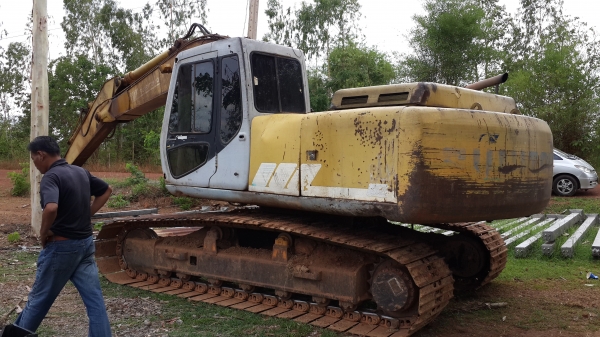 ขายด่วนแบ็คโฮ200SUMITOMO SH เอกสารพร้อมช่วงล่างเต็ม ราคา0843923995