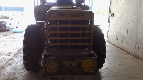 รถตักล้อยางพร้อมใช้งาน รถตักล้อยางพร้อมใช้งาน