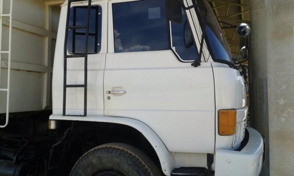 ขาย 850000 เกียสโลว์อินเตอร์ เบรคทิฟฟี่สองเพลาดัมพ์สามมิตร เครื่อง 165 รถอยู่สุราษ