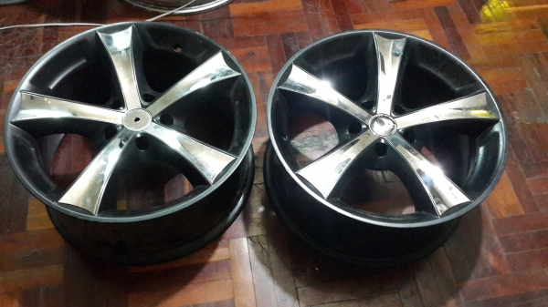 ล้อนอก ขอบ 18 5รู114 กว้าง 8 ***มีคู่เดียว***