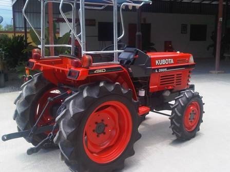 ขายรถไถ Kubota L 2605 (4WD) พร้อมผาน5 ขายรถไถ Kubota L 2605 (4WD) พร้อมผาน5
