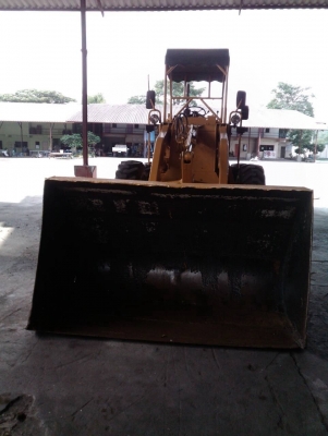 ขาย รถตักล้อยาง