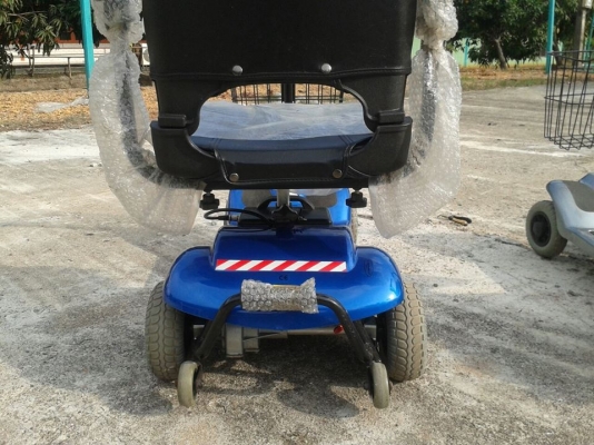 รถไฟฟ้าสี่ล้อ(Four Wheels Electric Scooter) รถไฟฟ้าสี่ล้อ(Four Wheels Electric Scooter)