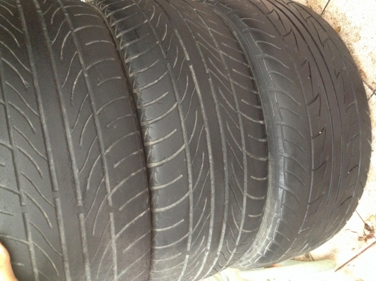 ยาง 215/50R17 1ชุด 4 เส้น ถูกๆ 250 ยาง 215/50R17 1ชุด 4 เส้น ถูกๆ 250