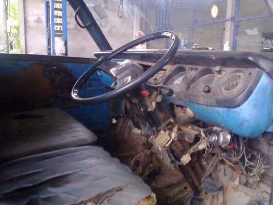 หกล้อ อีซูซุ85ช่วงสั้น ราคา115,000บ ทะเบียนชุดโอนพร้อม ด่วนๆเลยให้ไปทำกำใรครับ