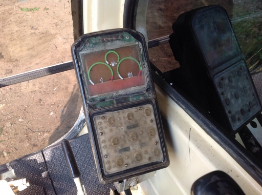 ขายแบคโฮ  CAT 320 V1  เอกสารเล่มทะเบียน  พร้อมโอน