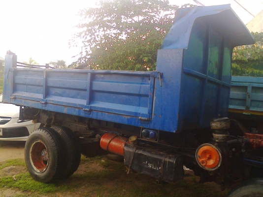 หกล้อดั้ม ISUZU100ฝาดำ สภาพใช้งานได้ดี ทะเบียนพร้อม ภาษีไม่ขาด ราคา 245000บ ต่อรองครับ