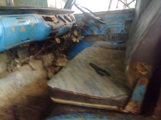 หกล้อดั้ม ISUZU100ฝาดำ สภาพใช้งานได้ดี ทะเบียนพร้อม ภาษีไม่ขาด ราคา 245000บ ต่อรองครับ