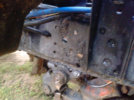 หกล้อดั้ม ISUZU100ฝาดำ สภาพใช้งานได้ดี ทะเบียนพร้อม ภาษีไม่ขาด ราคา 245000บ ต่อรองครับ