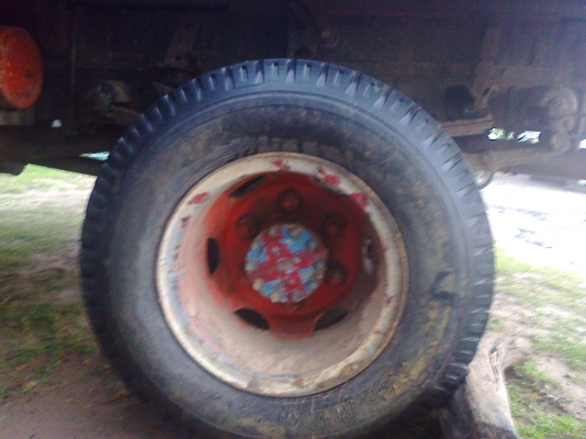 หกล้อดั้ม ISUZU100ฝาดำ สภาพใช้งานได้ดี ทะเบียนพร้อม ภาษีไม่ขาด ราคา 245000บ ต่อรองครับ