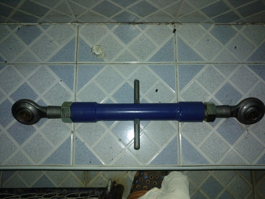 ขายแขนกลางรถไถ