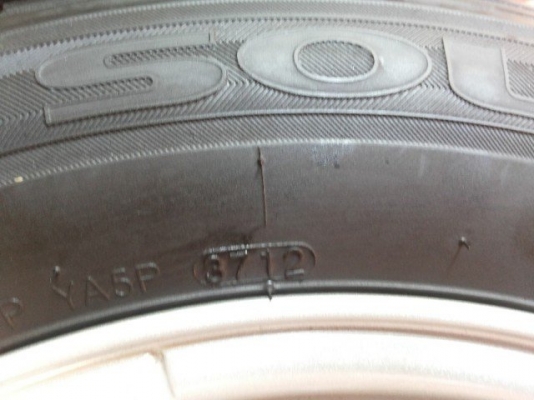 ยาง 205/60/16 ปี 12 สภาพป้ายแดง95\%