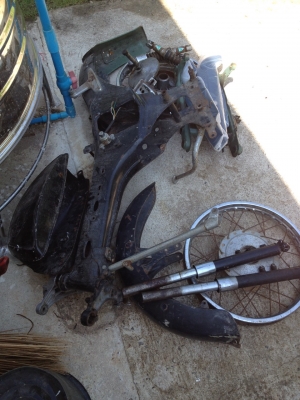 ขายเรือนไมล์ 2 ตัว + โลโก้ suzuki k125