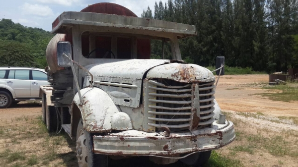 ขายรถบรรทุกน้ำสิบล้อไม่มีทะเบียน180,000บาท